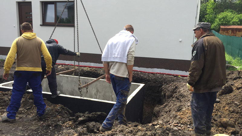 Montáž betonové žumpy ve Zlíně